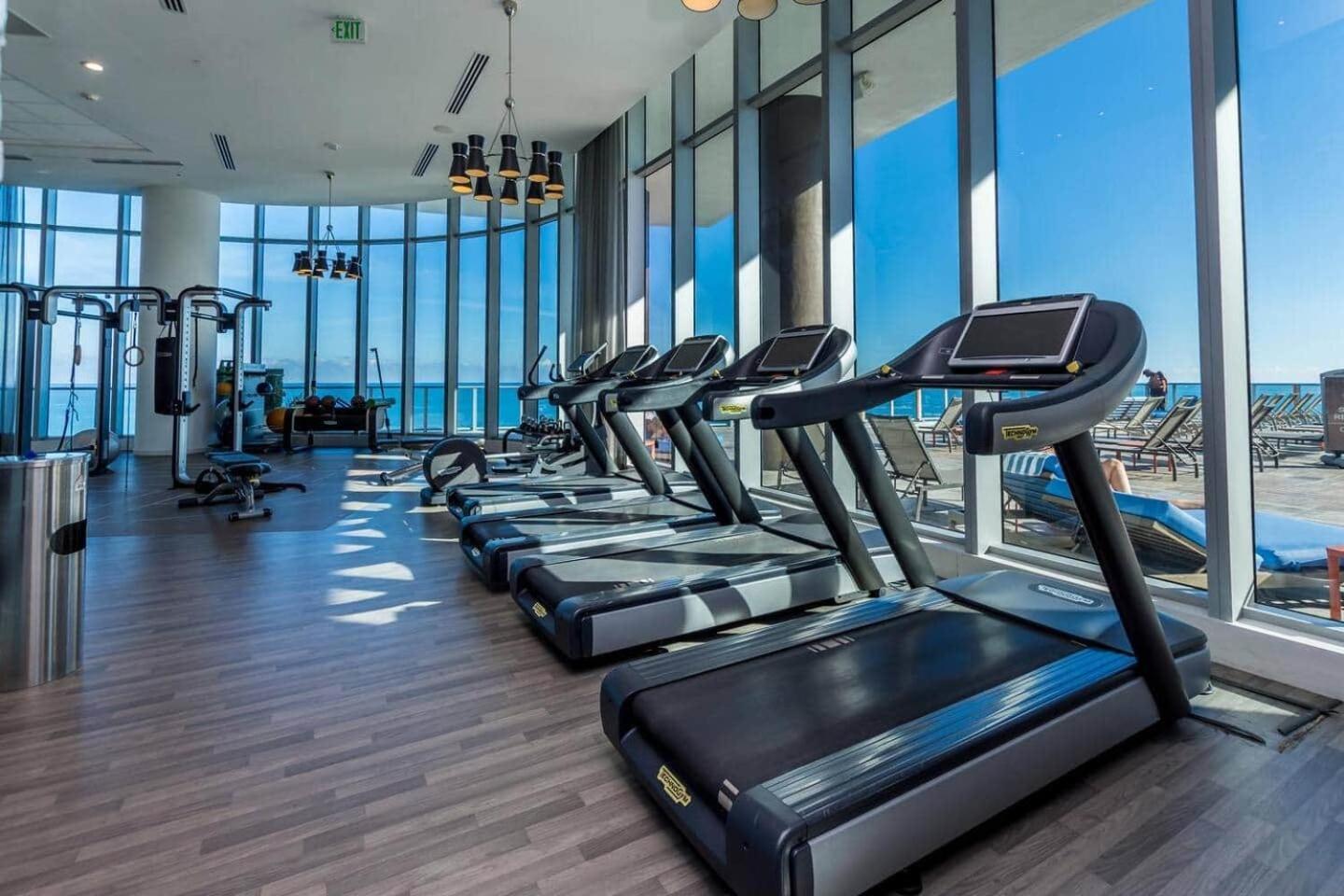 Beachfront Condo With Mesmerizing Views Hollywood Exterior photo